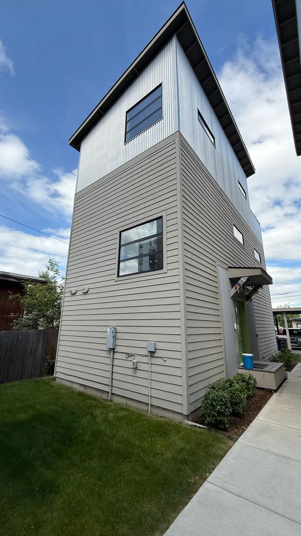 953 W 12th Ave in Anchorage, AK - Building Photo - Building Photo