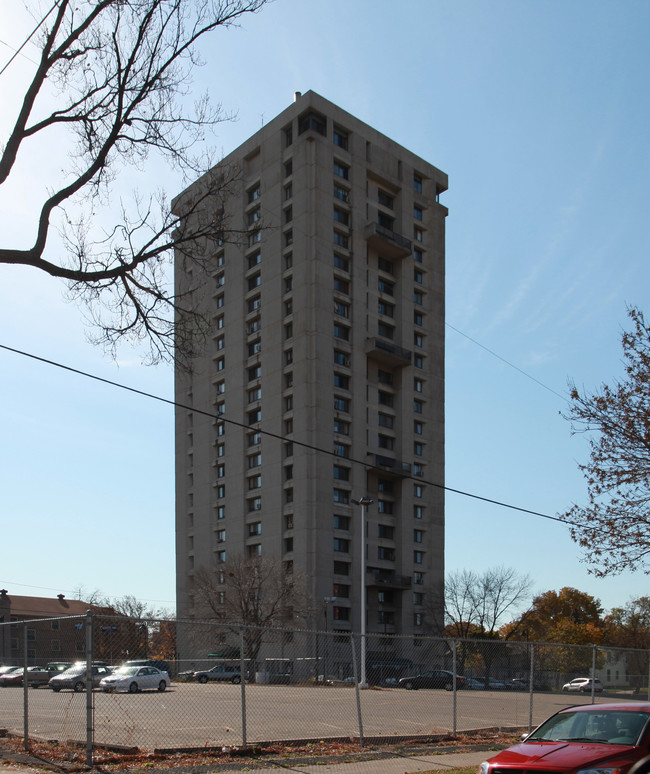 Ebenezer Tower Apartments in Minneapolis, MN - Building Photo - Building Photo