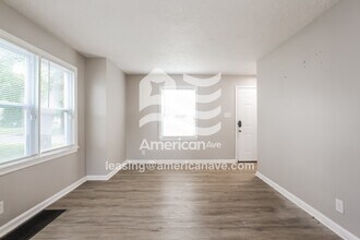 1947 Glenridge Dr in Indianapolis, IN - Building Photo - Building Photo