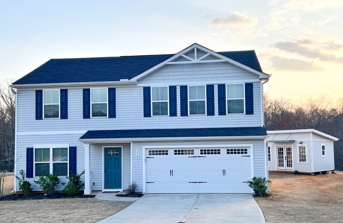 170 Barrington Creek Rd in Powdersville, SC - Building Photo