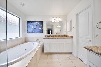 5309 Larkin St in Houston, TX - Building Photo - Building Photo