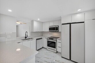 14375 Strathmore Ln in Delray Beach, FL - Building Photo - Building Photo