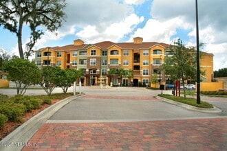 5617 Bowden Rd in Jacksonville, FL - Foto de edificio - Building Photo