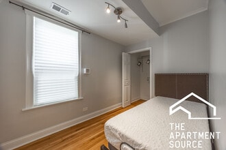 3055 N Kimball Ave, Unit 2 in Chicago, IL - Building Photo - Building Photo