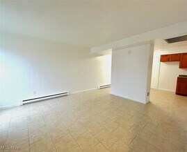 201 Burton Dr in Cadiz, OH - Building Photo - Building Photo