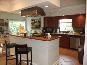 6210 SW 34th St in Miami, FL - Building Photo - Building Photo