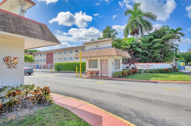 5300 Washington St in Hollywood, FL - Building Photo - Building Photo