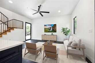 2309 La Casa Dr in Austin, TX - Building Photo - Building Photo