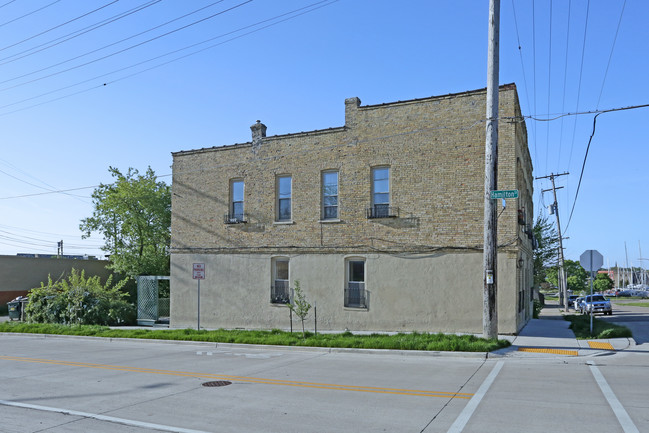 1133 N Wisconsin St in Racine, WI - Building Photo - Building Photo