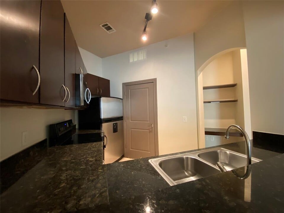 3616 Richmond Ave. Photo