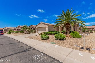 15448 W Moonlight Way in Surprise, AZ - Building Photo - Building Photo