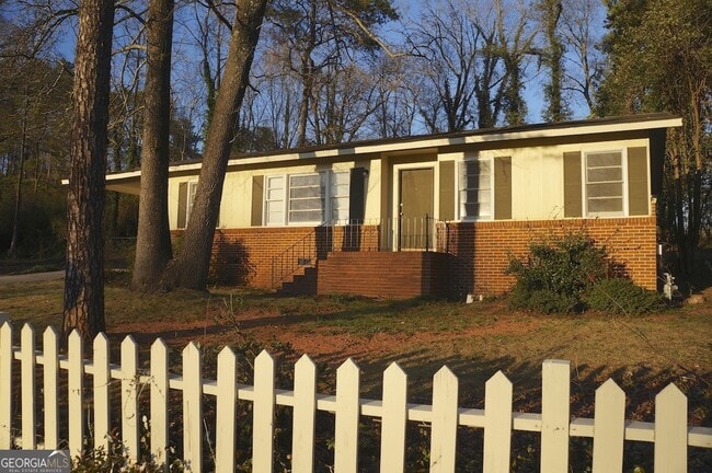 435 S Barnett Shoals Rd in Athens, GA - Building Photo - Building Photo