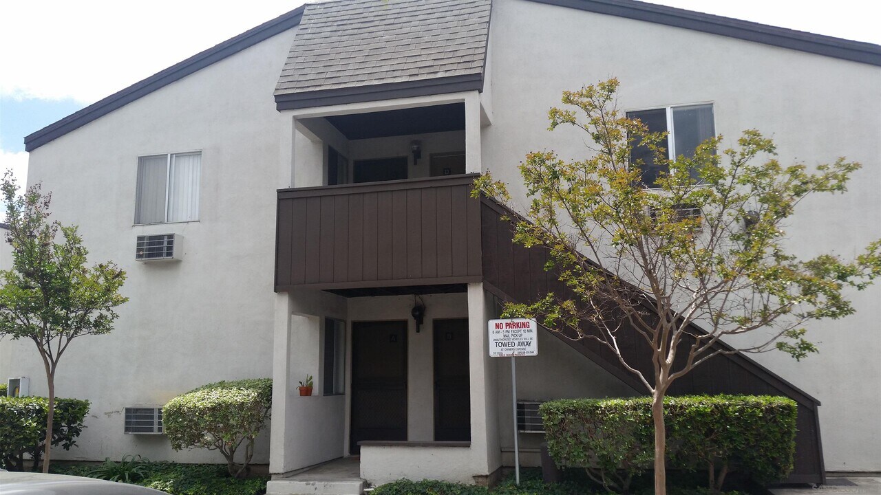 1395 Caminito Gabaldon in San Diego, CA - Building Photo