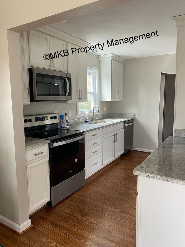 3481 Richards Blvd in Cave Spring, VA - Foto de edificio - Building Photo