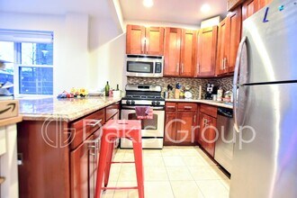25-44-44 Crescent St in Queens, NY - Building Photo - Building Photo