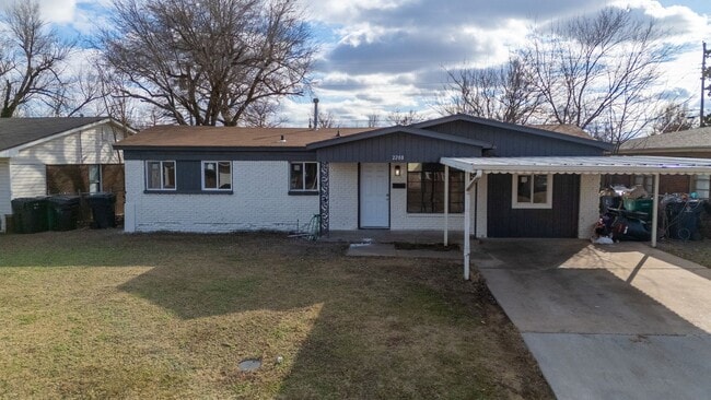 2208 SW 61st Terrace in Oklahoma City, OK - Building Photo - Building Photo