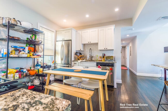 31 Pleasant St in Boston, MA - Building Photo - Building Photo