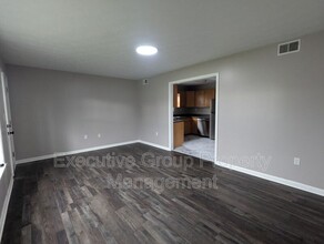 103 Kenilworth Ct in Radcliff, KY - Building Photo - Building Photo