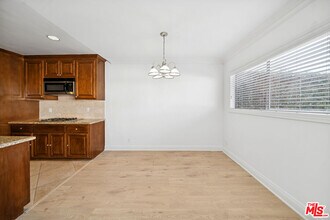 133 N Swall Dr in Beverly Hills, CA - Building Photo - Building Photo