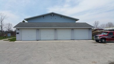 1818 School St in Two Rivers, WI - Foto de edificio - Building Photo