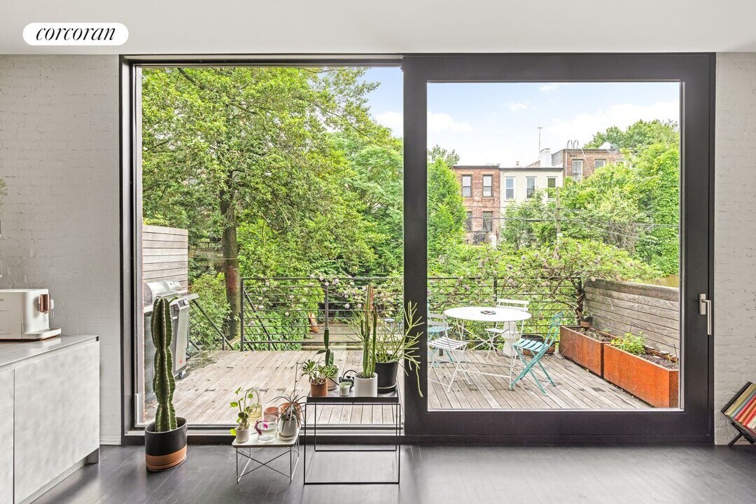 394 6th St in Brooklyn, NY - Building Photo