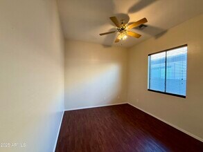 4601 W Moss Springs Rd in Phoenix, AZ - Building Photo - Building Photo