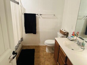 1121 Hyde Park Dr in Round Rock, TX - Building Photo - Building Photo