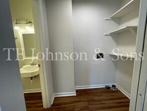 1520 S Hawthorne Rd in Winston-Salem, NC - Building Photo - Building Photo