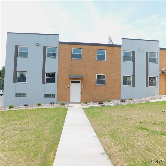 property at 413 S Main St