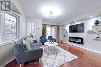 6950 Tenth Line W in Mississauga, ON - Building Photo - Building Photo