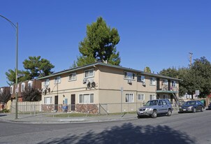 595 Avalani Ave in San Jose, CA - Building Photo