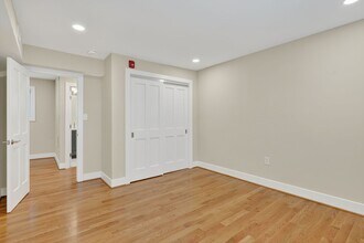 4438 B St SE in Washington, DC - Foto de edificio - Building Photo