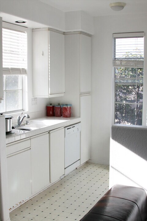3539 Caminito El Rincon in San Diego, CA - Building Photo