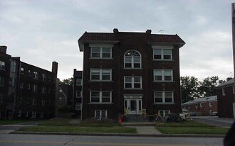 The Modern in Lakewood, OH - Building Photo