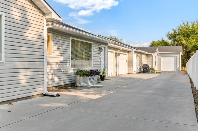 9954 W Utahna Rd in Boise, ID - Foto de edificio - Building Photo