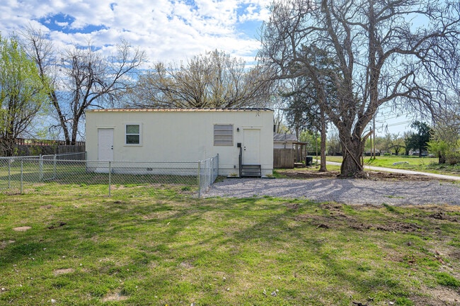 property at 709 SE 10th St