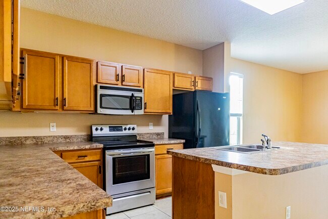 4220 Plantation Oaks Blvd in Orange Park, FL - Building Photo - Building Photo