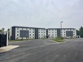 Brookhollow Senior in Ashland City, TN - Building Photo