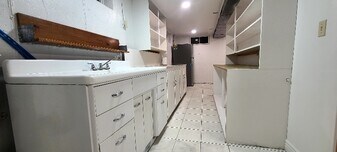 557 Laker Wy in Riverdale, UT - Building Photo