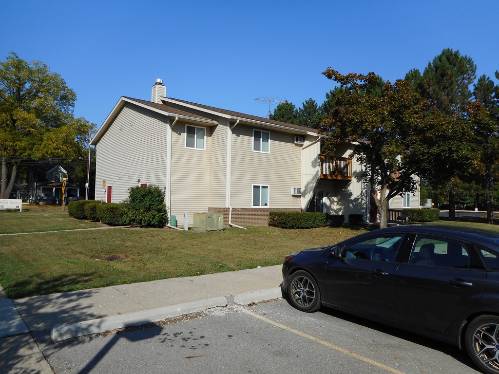 Auction Plaza Towers Apartments, Almont, MI Almont, MI Apartments