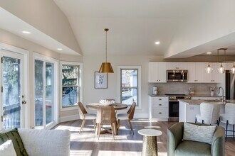 7223 University Ave in Middleton, WI - Building Photo - Building Photo