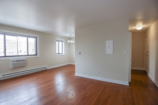 5841 N Winthrop Ave in Chicago, IL - Building Photo - Building Photo