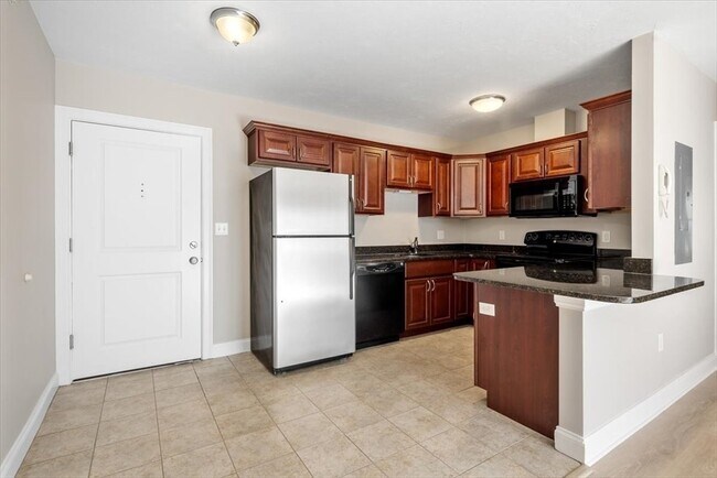 174 Elm St, Unit 2 in Quincy, MA - Foto de edificio - Building Photo