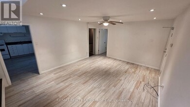 142 Emerald St S in Hamilton, ON - Building Photo - Building Photo