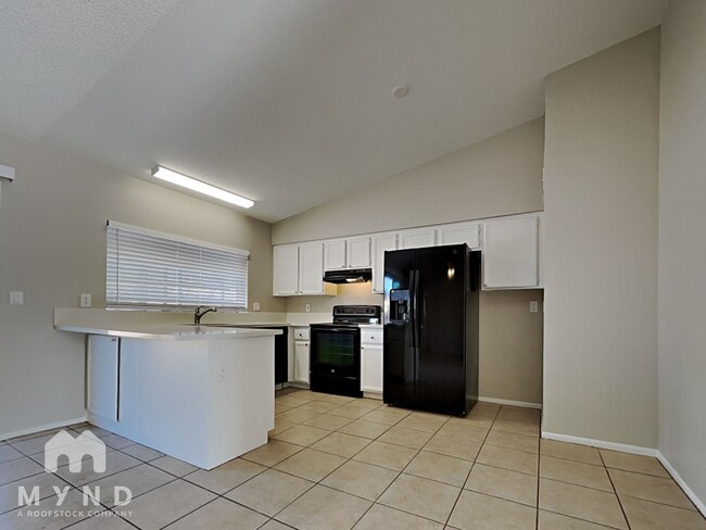 11110 W Glenrosa Ave in Phoenix, AZ - Building Photo - Building Photo