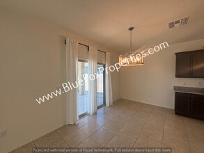 7015 Vuelta Aguarachay in Tucson, AZ - Building Photo - Building Photo