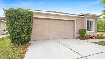 12923 Fieldmoor Ct in Riverview, FL - Building Photo