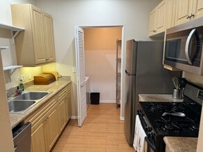 2434 Watermarke Pl in Irvine, CA - Building Photo - Building Photo