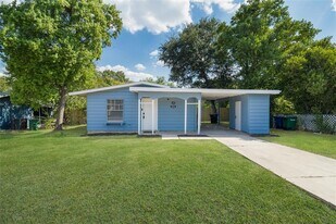 5846 Castle Lk Dr in San Antonio, TX - Building Photo
