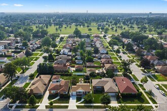 1412 Balmoral Ave in Westchester, IL - Foto de edificio - Building Photo